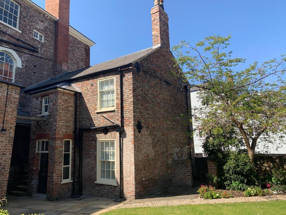 Walmgate Apartemen